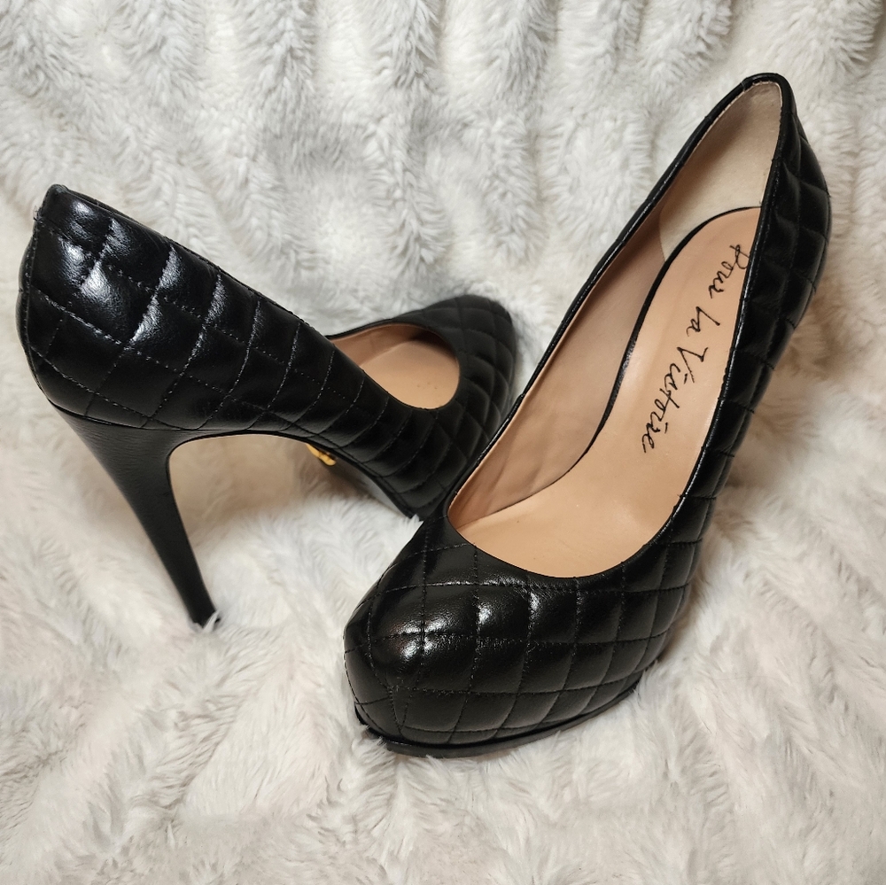 New Pour La Victoire Black Quilted Stilleto Heels 10